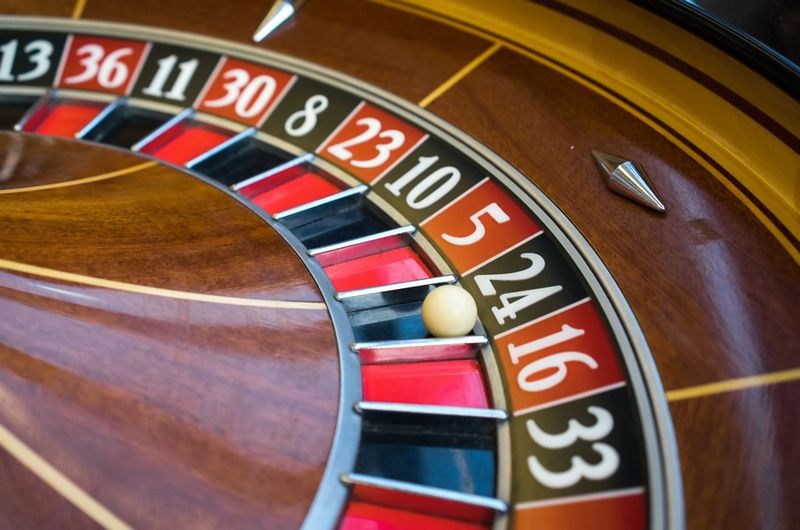Наслаждайтесь полноценным казино на мобильном устройстве LEV Casino